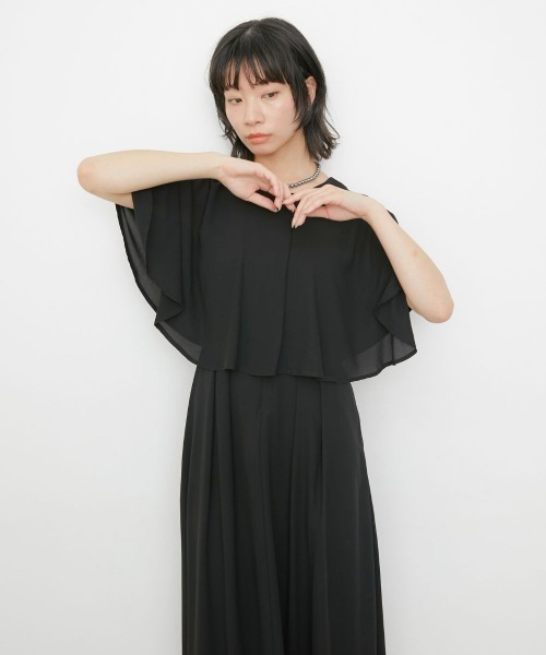 Neina(ネイナ)の「【喪服・礼服】日本製生地使用 洗える防しわ前開きケープ風ワンピース<大きいサイズ有>〔Neina〕(スーツセット・レディース・ブラック・M/L/LL/3L/4L/5L)」の5枚目の写真