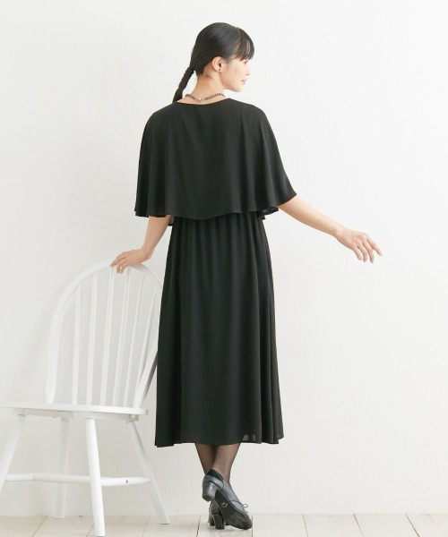 Neina(ネイナ)の「【喪服・礼服】日本製生地使用 洗える防しわ前開きケープ風ワンピース<大きいサイズ有>〔Neina〕(スーツセット・レディース・ブラック・M/L/LL/3L/4L/5L)」の14枚目の写真