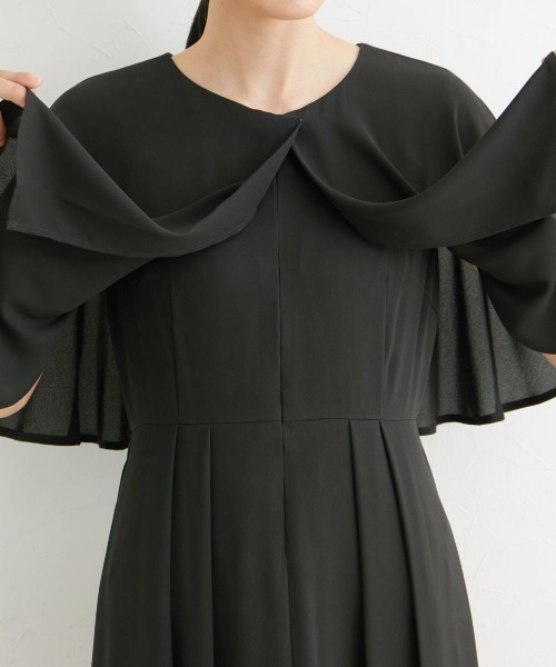 Neina(ネイナ)の「【喪服・礼服】日本製生地使用 洗える防しわ前開きケープ風ワンピース<大きいサイズ有>〔Neina〕(スーツセット・レディース・ブラック・M/L/LL/3L/4L/5L)」の16枚目の写真
