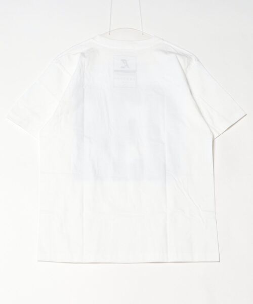 AZ (ANREALAGE × NO DESIGN)(エーゼット)の「AZ Tシャツ (あか)(Tシャツ/カットソー・メンズ・ホワイト・SMALL/MEDIUM/LARGE/X-LARGE)」の5枚目の写真