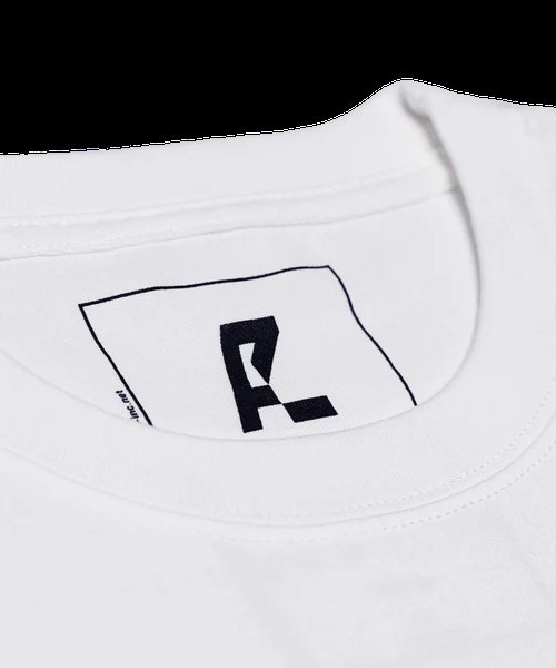 AZ (ANREALAGE × NO DESIGN)(エーゼット)の「AZ Tシャツ (あか)(Tシャツ/カットソー・メンズ・ホワイト・SMALL/MEDIUM/LARGE/X-LARGE)」の3枚目の写真