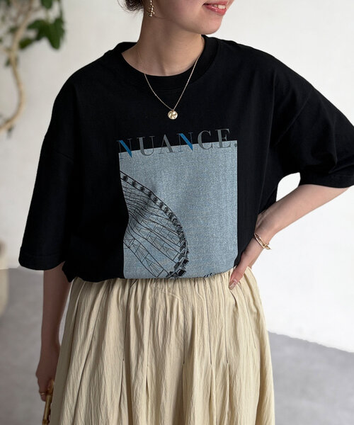 Chez toi(シェトワ)の「フォト×ロゴT(Tシャツ/カットソー・レディース・オフホワイト/チャコールグレー/ブラック・FREE)」の1枚目の写真