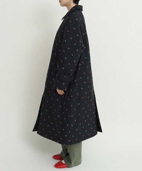 CHILD WOMAN(チャイルドウーマン)の「EVOダウン 小花刺繍ステンコート(ステンカラーコート・レディース・ブラック/カーキ・FREE)」の16枚目の写真