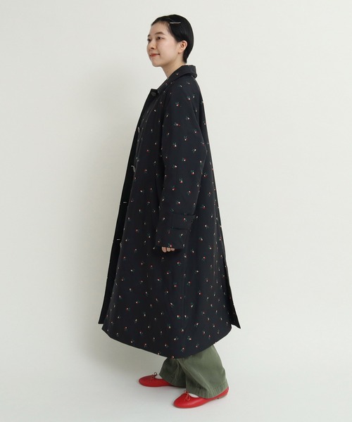 CHILD WOMAN(チャイルドウーマン)の「EVOダウン 小花刺繍ステンコート(ステンカラーコート・レディース・ブラック/カーキ・FREE)」の7枚目の写真