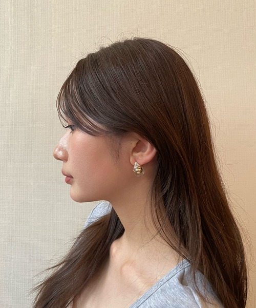 FOREVER 21(フォーエバー トゥエンティーワン)の「ドロップモチーフピアス(ピアス(両耳用)・レディース・ゴールド/シルバー・FREE)」の3枚目の写真