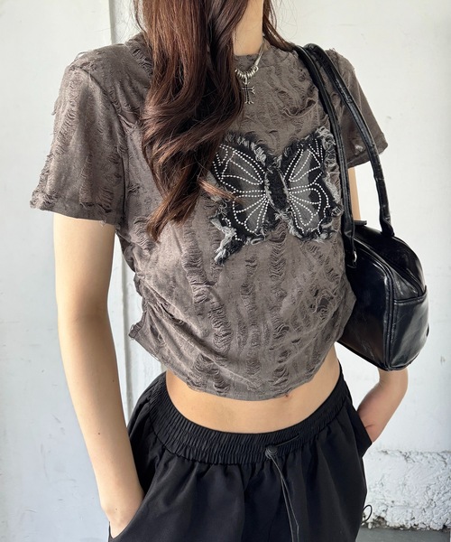SHEPP(シープ)の「Y2Kバタフライモチーフコンパクトダメージ半袖Tシャツ(Tシャツ/カットソー・レディース・ブラック/ホワイト/グレー・F)」の1枚目の写真