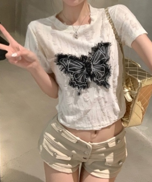 SHEPP(シープ)の「Y2Kバタフライモチーフコンパクトダメージ半袖Tシャツ(Tシャツ/カットソー・レディース・ブラック/ホワイト/グレー・F)」の2枚目の写真