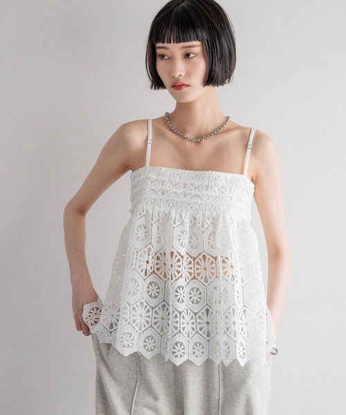 LOWRYS FARM（ローリーズファーム）の「バテンレースキャミ 496451（キャミソール・レディース・ブラック/ホワイト/ブラウン・FREE）」の9枚目の写真