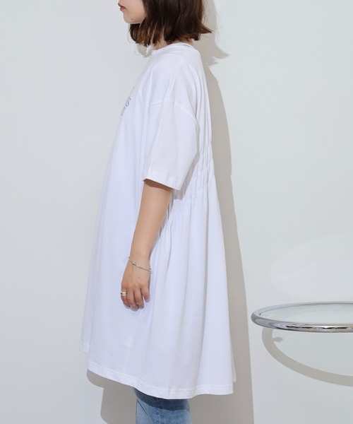 Arinomama（アリノママ）の「バックシャーリング チュニックTシャツ（Tシャツ/カットソー・レディース・ブラック/オフホワイト/ブラック系/グレー系/ホワイト系・FREE）」の18枚目の写真