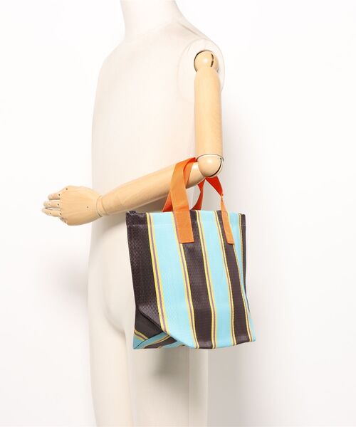 LILA&FLEUR(リラアンドフルール)の「Daily Tote Bag(トートバッグ・レディース・サックスブルー系/オレンジ系その他/ホワイト×ブラック/イエロー× ブルー/ピンク系その他/グリーン×オレンジ・ONE SIZE)」の11枚目の写真