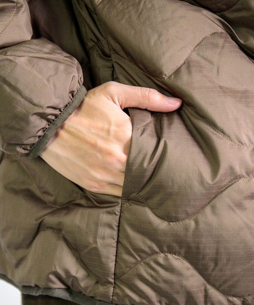 nanamica（ナナミカ）の「[nanamica] Reversible Down Cardigan / リバーシブルダウンカーディガン（ダウンジャケット/コート・メンズ・ネイビー/ブラウン・M/S）」の22枚目の写真