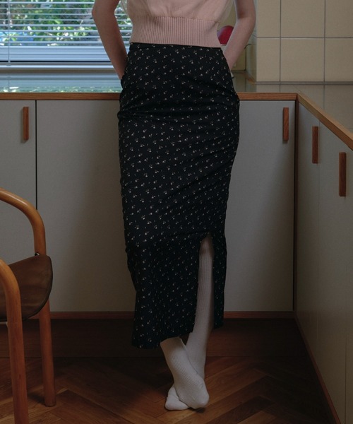 HONEY MI HONEY(ハニーミーハニー)の「floral chiffon long skirt(スカート・レディース・ブラック/ピンク/ベージュ・FREE)」の2枚目の写真