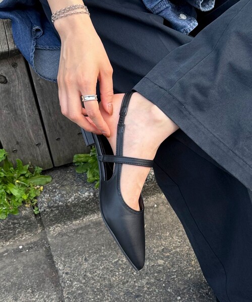 fredy emue（フレディエミュ）の「【haruセレクト】バックストラップポインテッドフラットサンダル（パンプス・レディース・ブラック・S/M/L）」の14枚目の写真