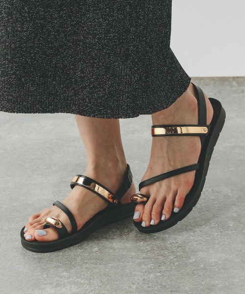 GLOBAL WORK（グローバルワーク）の「らくっションメタルサンダル/494071（サンダル・レディース・ブラウン/ブラック/シルバー/アイボリー・LARGE/MEDIUM）」の2枚目の写真