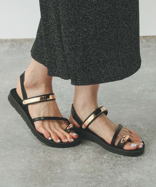 GLOBAL WORK（グローバルワーク）の「らくっションメタルサンダル/494071（サンダル・レディース・ブラウン/ブラック/シルバー/アイボリー・LARGE/MEDIUM）」の16枚目の写真