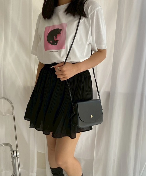 cuorequal(クオレコール)の「黒猫フォト半袖Tシャツ(Tシャツ/カットソー・レディース・B/A/D/C・MEDIUM)」の6枚目の写真