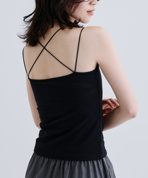 GALLEST(ギャレスト)の「【一部店舗限定】カップ付きバッククロスキャミソール(タンクトップ・レディース・ブラック/ブラウン系その他/ホワイト系・38)」の1枚目の写真
