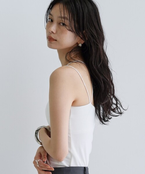 GALLEST(ギャレスト)の「【一部店舗限定】カップ付きバッククロスキャミソール(タンクトップ・レディース・ブラック/ブラウン系その他/ホワイト系・38)」の15枚目の写真