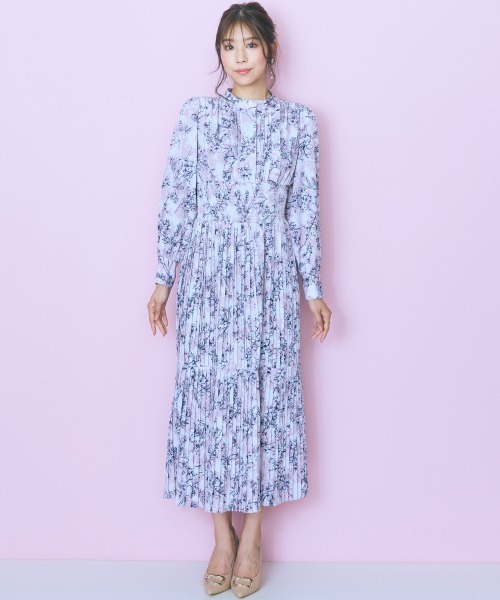 marun(マルン)の「<大きいサイズ>フラワープリントプリーツデザイン長袖ワンピース marun(ワンピース・レディース・ブルー系/グレー系/パープル系・5L/4L/3L/LL/L)」の10枚目の写真