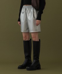 フェイクレザーショートパンツ