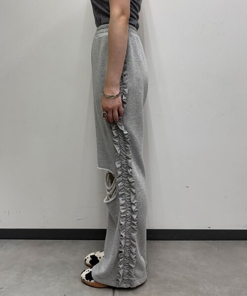CIAOPANIC(チャオパニック)の「サイドフリルダメージスウェットパンツ(その他パンツ・レディース・ライトグレー/チャコールグレー/ネイビー/グレー・1/0)」の15枚目の写真