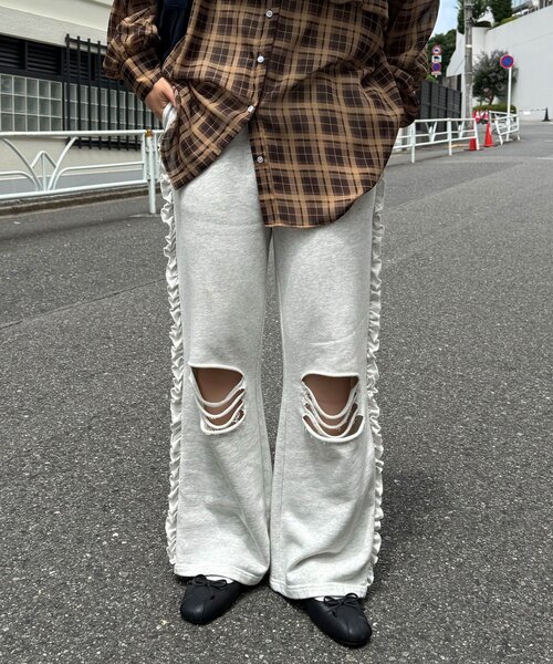 CIAOPANIC(チャオパニック)の「サイドフリルダメージスウェットパンツ(その他パンツ・レディース・ライトグレー/チャコールグレー/ネイビー/グレー・1/0)」の21枚目の写真