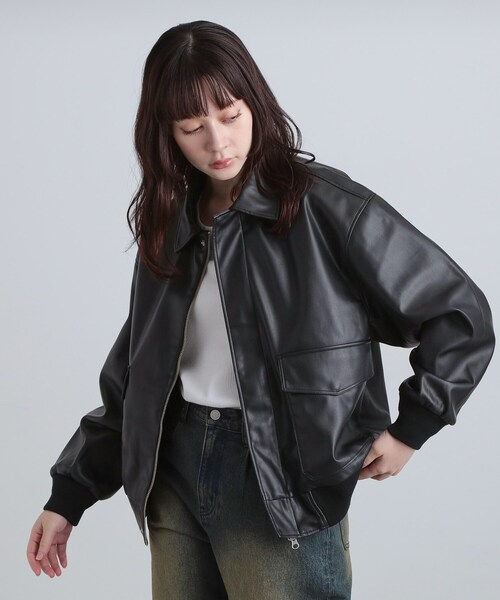 tk.TAKEO KIKUCHI（ティーケータケオキクチ）の「A－2シンセティックレザーブルゾン（ブルゾン・メンズ・ブラック/ダークブラウン系/ブラック系・01/02/03/04）」の9枚目の写真