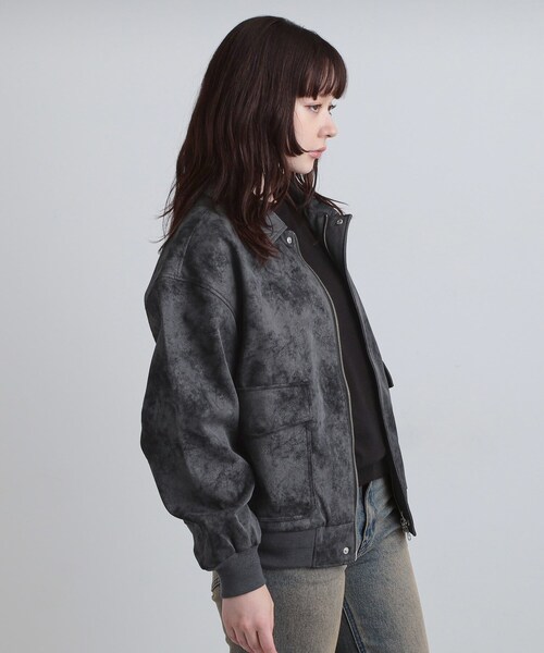 tk.TAKEO KIKUCHI（ティーケータケオキクチ）の「A－2シンセティックレザーブルゾン（ブルゾン・メンズ・ブラック/ダークブラウン系/ブラック系・01/02/03/04）」の15枚目の写真