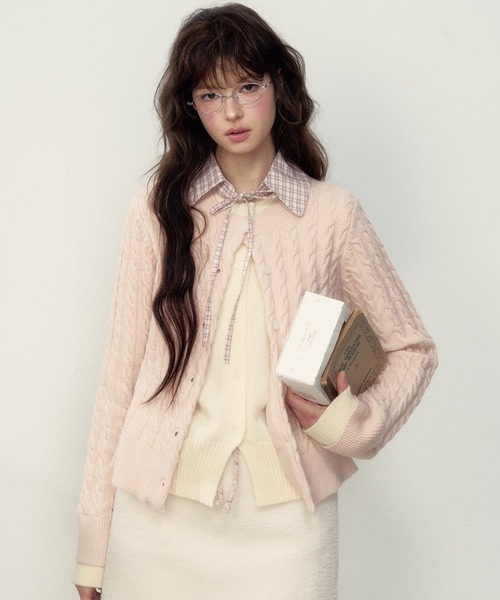 SunsetPark（サンセットパーク）の「レイヤード風 ケーブルニットカーディガン SP25f008【SunsetPark】（カーディガン/ボレロ・レディース・ピンク/ダークグレー・M/S）」の2枚目の写真