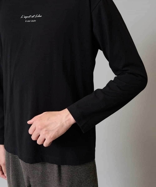 a.v.v（アーヴェヴェ）の「【コットン100％】ミニロゴプリントロングTシャツ　セミワイドシルエット（Tシャツ/カットソー・メンズ・ホワイト/チャコールグレー/ブラック/グリーン/クリーム・46/48/50/44）」の20枚目の写真