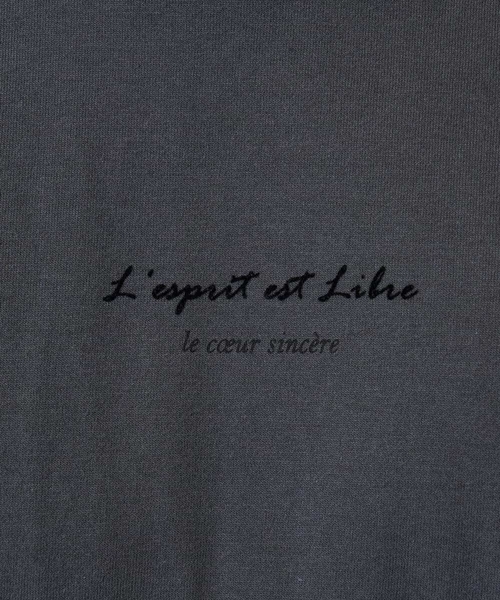 a.v.v（アーヴェヴェ）の「ミニロゴセミワイドシルエットカットソー（Tシャツ/カットソー・メンズ・ホワイト/チャコールグレー/ブラック/グリーン/クリーム・46/48/50/44）」の15枚目の写真