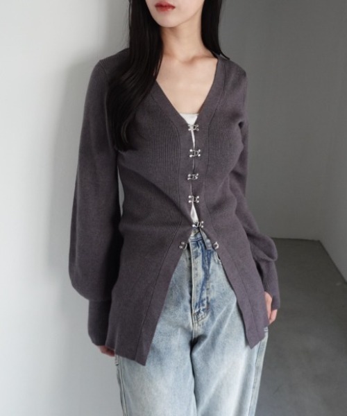 mellowneon（メロウネオン）の「ホックリブニットカーディガン（カーディガン/ボレロ・レディース・チャコールグレー/アイボリー/ダークブルー・FREE）」の3枚目の写真