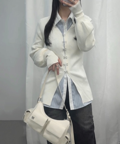 mellowneon（メロウネオン）の「ホックリブニットカーディガン（カーディガン/ボレロ・レディース・チャコールグレー/アイボリー/ダークブルー・FREE）」の22枚目の写真