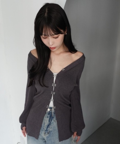 mellowneon（メロウネオン）の「ホックリブニットカーディガン（カーディガン/ボレロ・レディース・チャコールグレー/アイボリー/ダークブルー・FREE）」の12枚目の写真