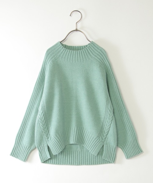 ikka（イッカ）の「【親子コーデ】サイドスリットニットプルオーバー（120~160cm）（ニット/セーター・キッズ・ベージュ/グリーン・120/130/140/150/160）」の2枚目の写真