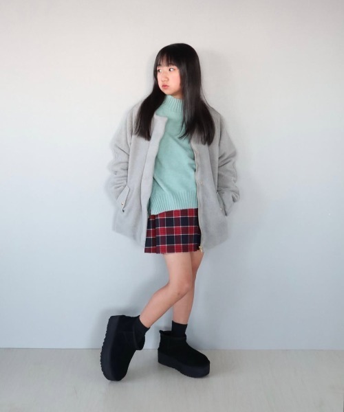 ikka（イッカ）の「【親子コーデ】サイドスリットニットプルオーバー（120~160cm）（ニット/セーター・キッズ・ベージュ/グリーン・120/130/140/150/160）」の9枚目の写真