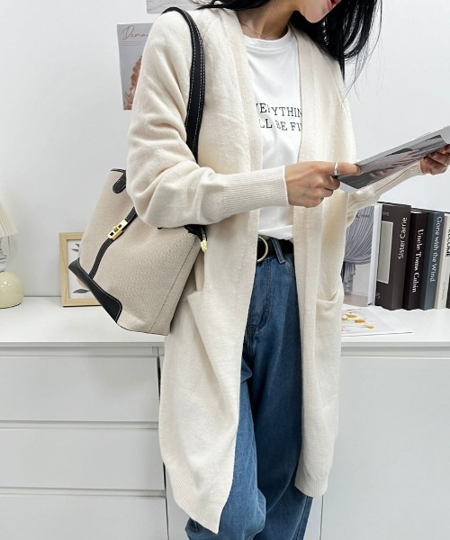 maison de LATIR（メゾンドラティール）の「ロングニットふわふわコーディガン（ニット/セーター・レディース・レッド/ホワイト/ネイビー/ブラック/グレー・FREE）」の8枚目の写真