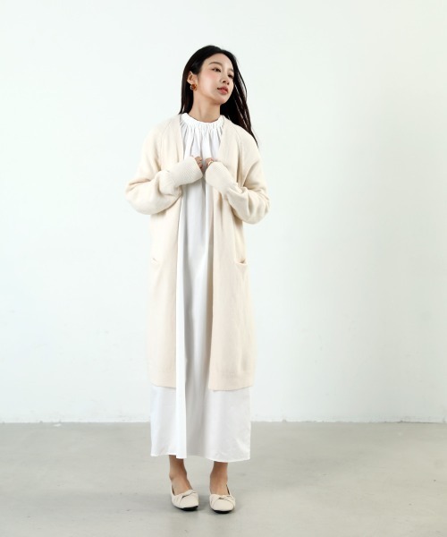 maison de LATIR（メゾンドラティール）の「ロングニットふわふわコーディガン（ニット/セーター・レディース・レッド/ホワイト/ネイビー/ブラック/グレー・FREE）」の22枚目の写真