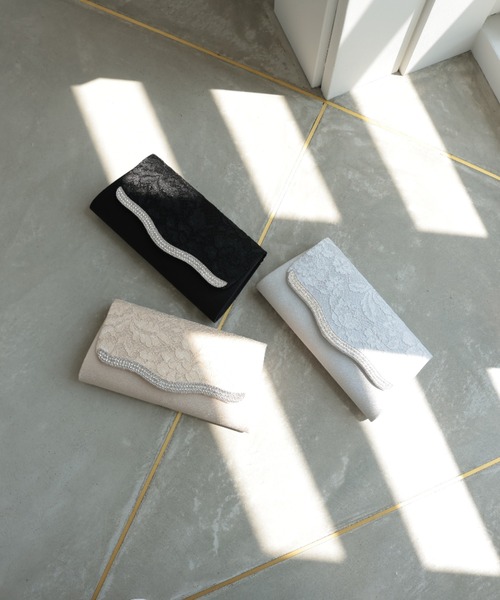 Cupid Heart（キューピッドハート）の「【Cupid Heart】結婚式用！波型ビジューレースbag（クラッチバッグ・レディース・ブラック/ベージュ/シルバー・MEDIUM）」の8枚目の写真