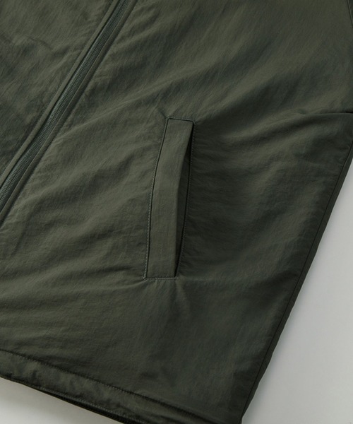 United Athle（ユナイテッドアスレ）の「ナイロン×フリース 防風×保温【United Athle】2WAY リバーシブル オーバーサイズ スタンドシェルジャケット 7493（ナイロンジャケット・メンズ・ブラック/ブラウン系1/グリーン系1/ネイビー・M/L/XL）」の14枚目の写真