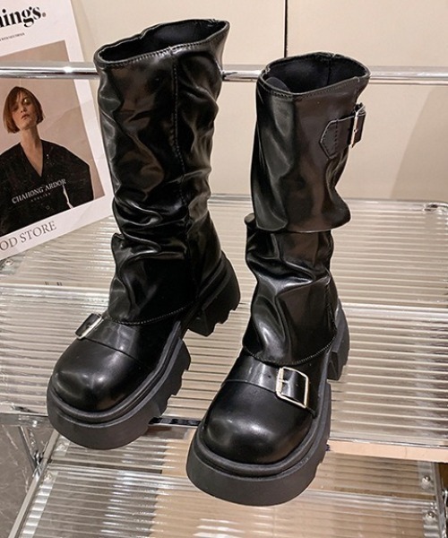 lilful（リルフル）の「シャーリング バックルベルト 厚底チャンキーヒールブーツ（ブーツ・レディース・ブラック/ブラウン・M/L）」の22枚目の写真