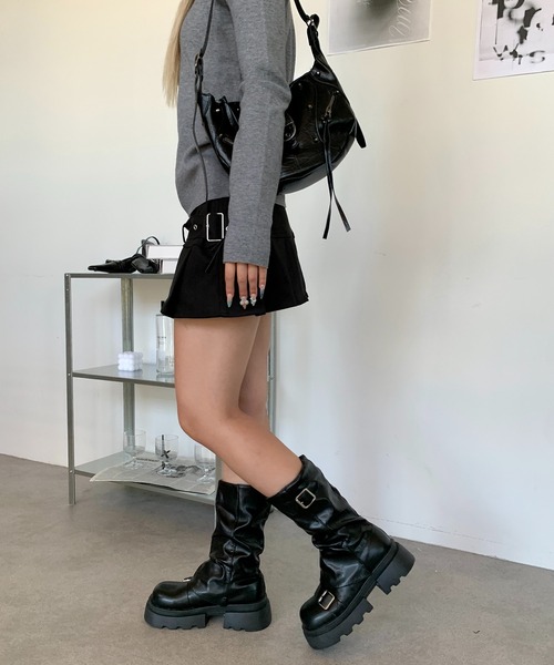 lilful（リルフル）の「シャーリング バックルベルト 厚底チャンキーヒールブーツ（ブーツ・レディース・ブラック/ブラウン・M/L）」の8枚目の写真