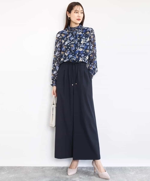 MK MICHEL KLEIN（エムケーミッシェルクラン）の「クラシックフラワープリント シフォンブラウス/洗える（シャツ/ブラウス・レディース・ダークインディゴブルー/ネイビー・38）」の5枚目の写真