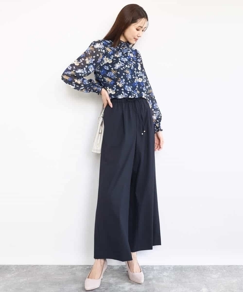 MK MICHEL KLEIN（エムケーミッシェルクラン）の「クラシックフラワープリント シフォンブラウス/洗える（シャツ/ブラウス・レディース・ダークインディゴブルー/ネイビー・38）」の6枚目の写真