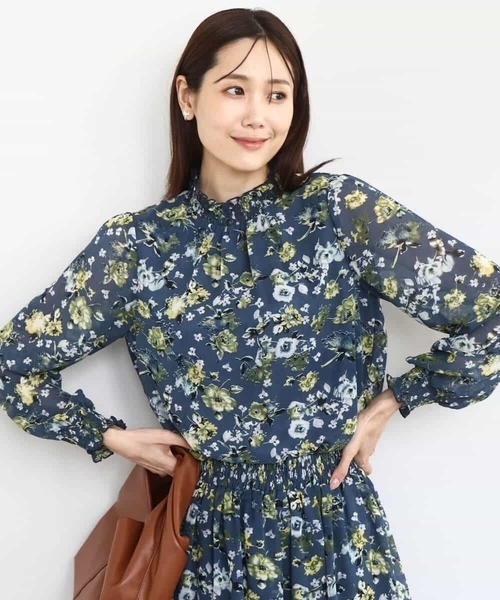 MK MICHEL KLEIN（エムケーミッシェルクラン）の「クラシックフラワープリント シフォンブラウス/洗える（シャツ/ブラウス・レディース・ダークインディゴブルー/ネイビー・38）」の10枚目の写真