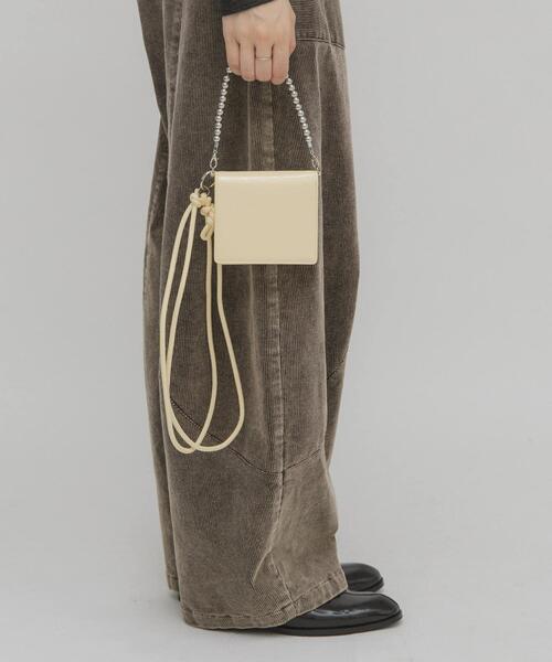 KBF（ケイビーエフ）の「ボールハンドル付きショルダーウォレット（財布・レディース・ブラック/イエロー・ONE）」の4枚目の写真