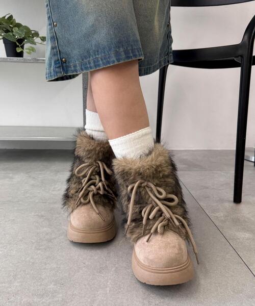 WEGO（ウィゴー）の「WEGO/ボリュームファーレースアップフェイクムートンブーツ（ブーツ・レディース・ブラック/ベージュ・LARGE/MEDIUM/X-LARGE）」の10枚目の写真