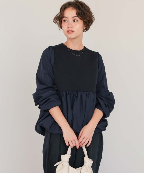 titivate（ティティベイト）の「バックパール釦ドッキングペプラムトップス（Tシャツ/カットソー・レディース・オフホワイト/ブラック/ネイビー・L/M/S）」の3枚目の写真