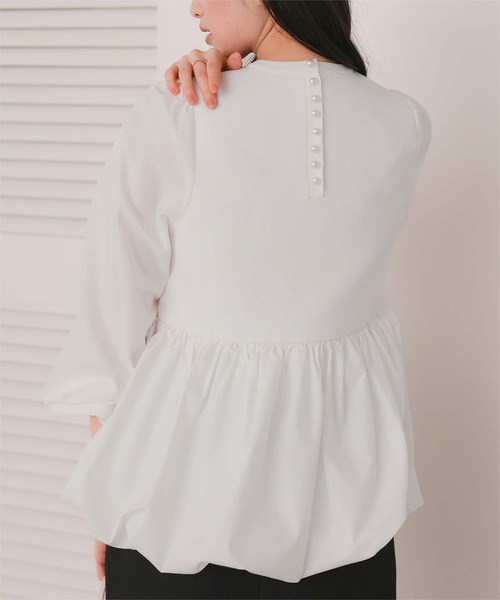 titivate（ティティベイト）の「バックパール釦ドッキングペプラムトップス（Tシャツ/カットソー・レディース・オフホワイト/ブラック/ネイビー・L/M/S）」の8枚目の写真
