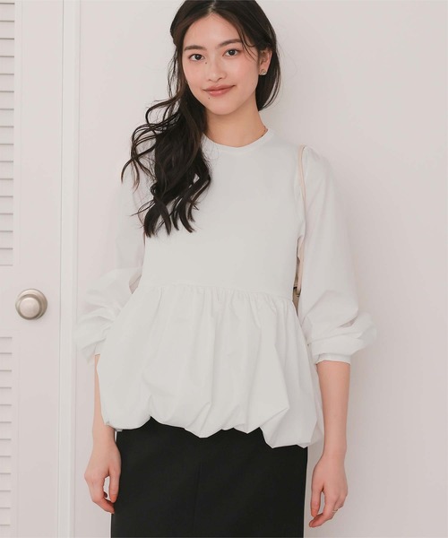 titivate（ティティベイト）の「バックパール釦ドッキングペプラムトップス（Tシャツ/カットソー・レディース・オフホワイト/ブラック/ネイビー・L/M/S）」の9枚目の写真
